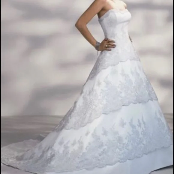 3d floral lace midi dress 3D Floral Applique Midi Dress in White – poava main image 1